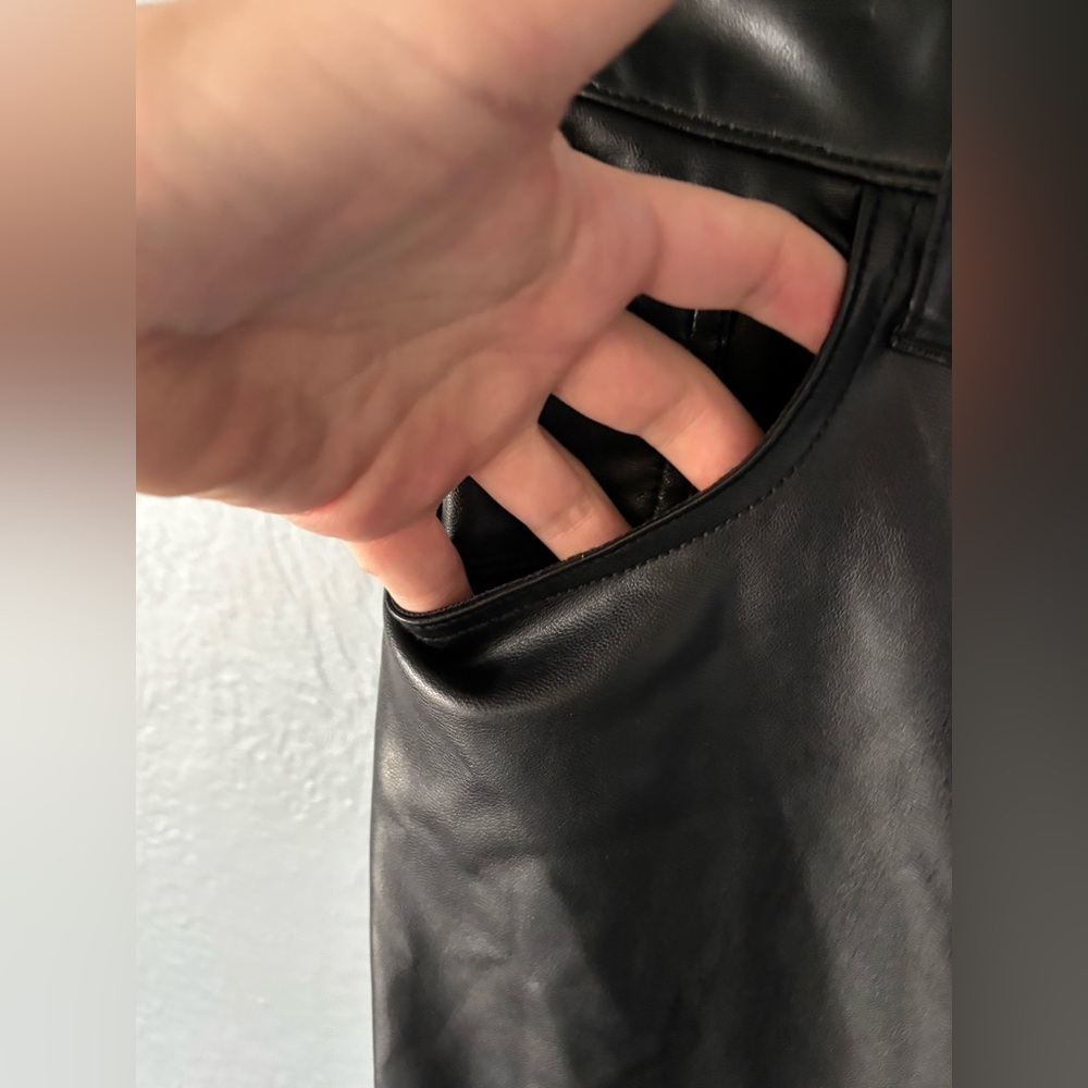 Abercrombie&Fitch 90s Straight Ultra High Rise Curve Love Faux Leather Pants  29 - Picture 8 of 12